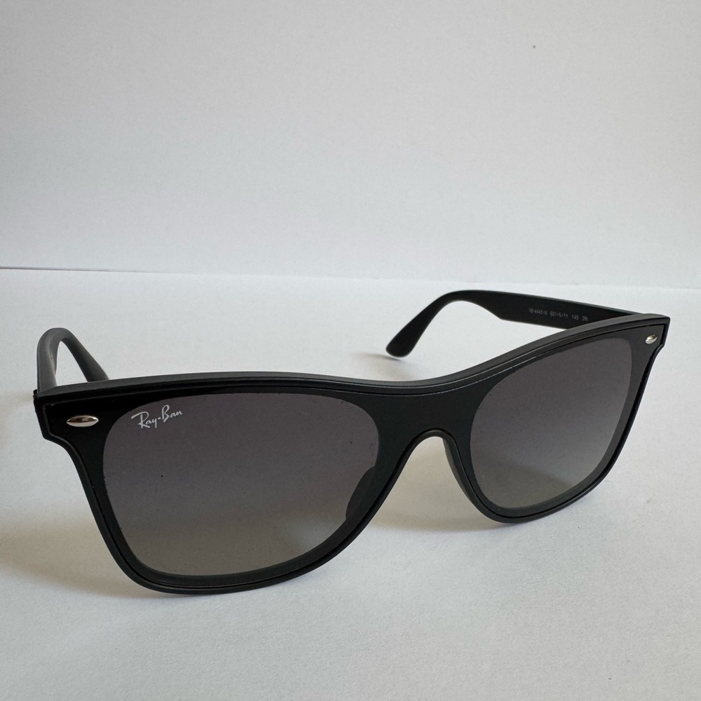 Ray-Ban Black Sunglasses